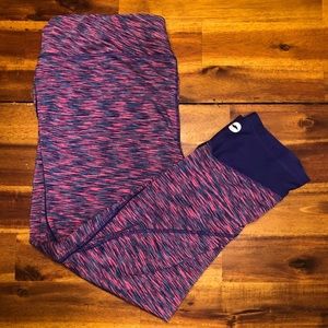 Avia Multi Colored Cropped Legging Size Large